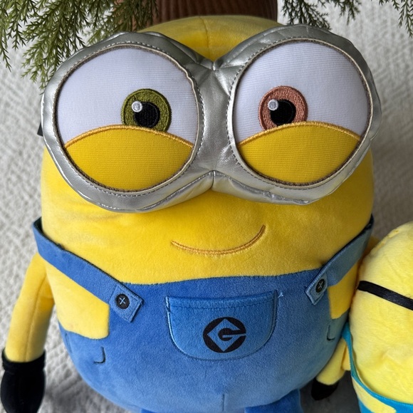 Despicable Me Minions Stuffed Animal Set - Yellow and Blue - Picture 2 of 13
